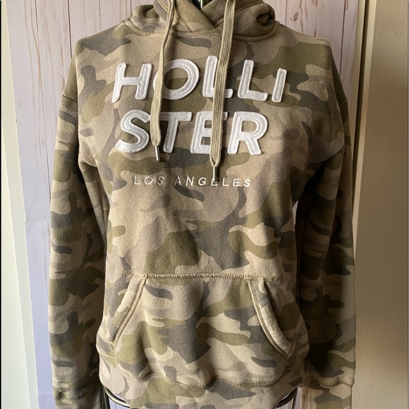 hollister camouflage pullover